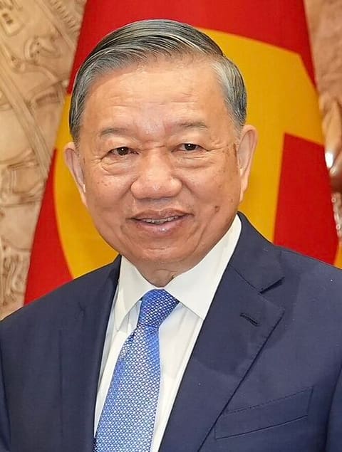 Retrato de Tô Lâm